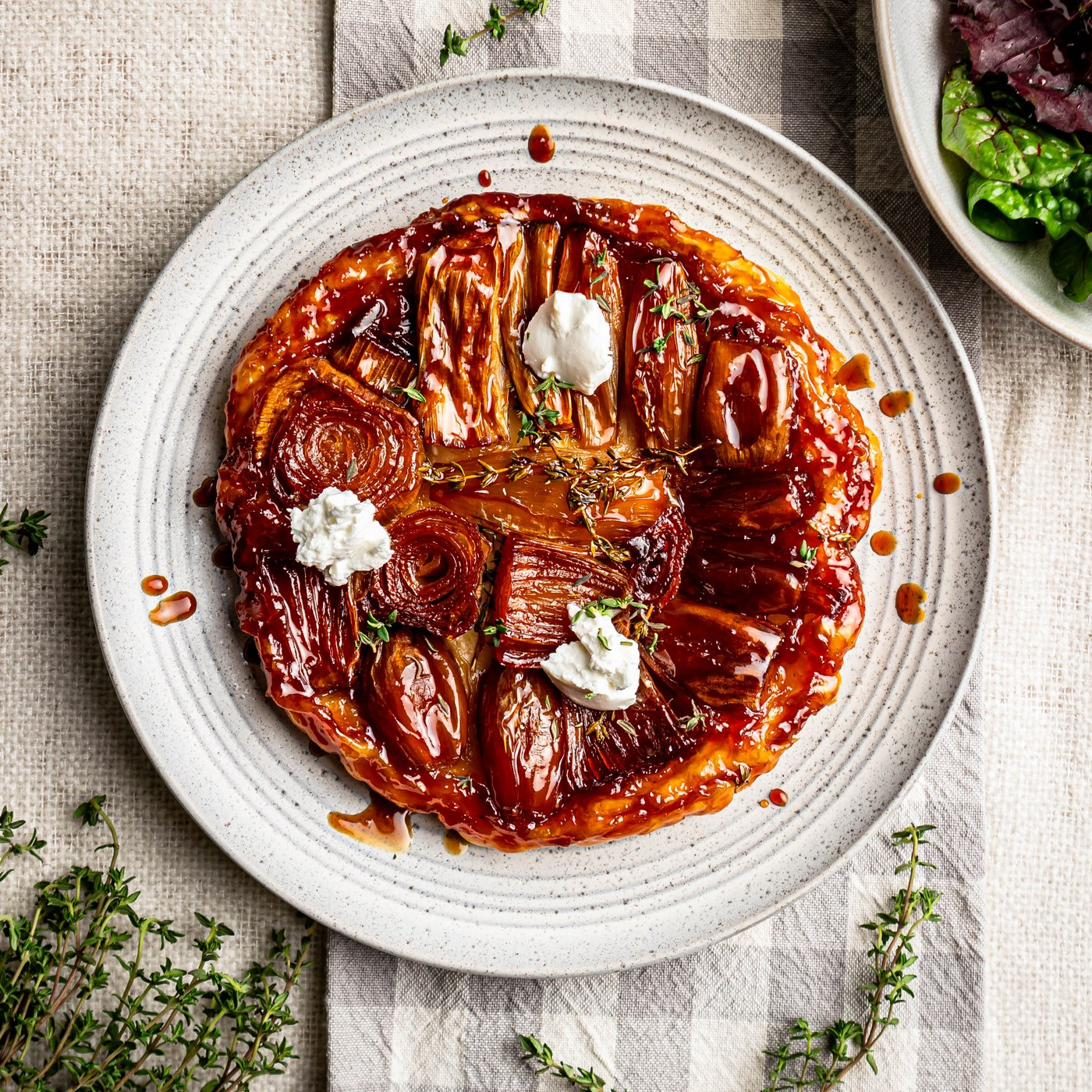 Shallot tarte tatin with goat's cheese